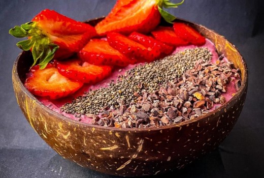 Retete KETO Smoothie bowl colorat si aromat cu ButterFat Keto