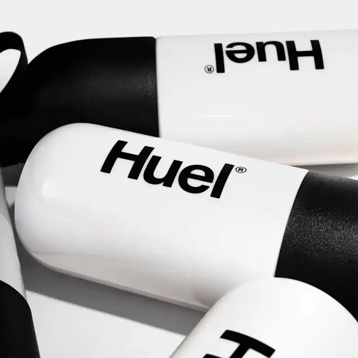 Huel Shaker Bottle Sticla Din Plastic Tritan, Rezistenta Si Fara Bpa, 500 Ml