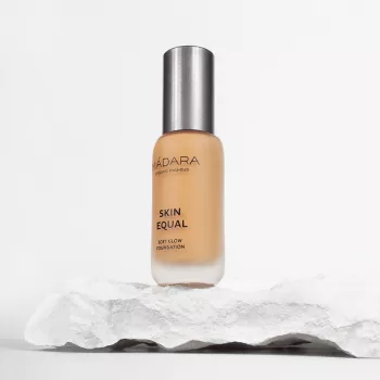Skin Equal 50 Golden Sand - fond de ten soft glow SPF15 (30 ml), Madara